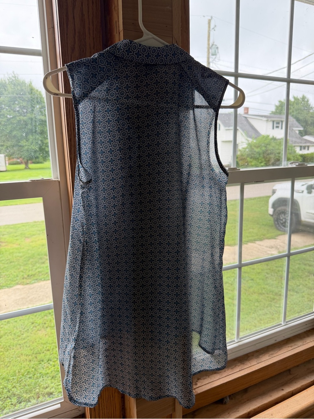 H&M Blue & White Geometric Sleeveless Top - Picture 3 of 4